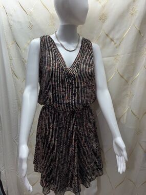 Sleeveless Black & Pink V-Neck Chiffon Dress